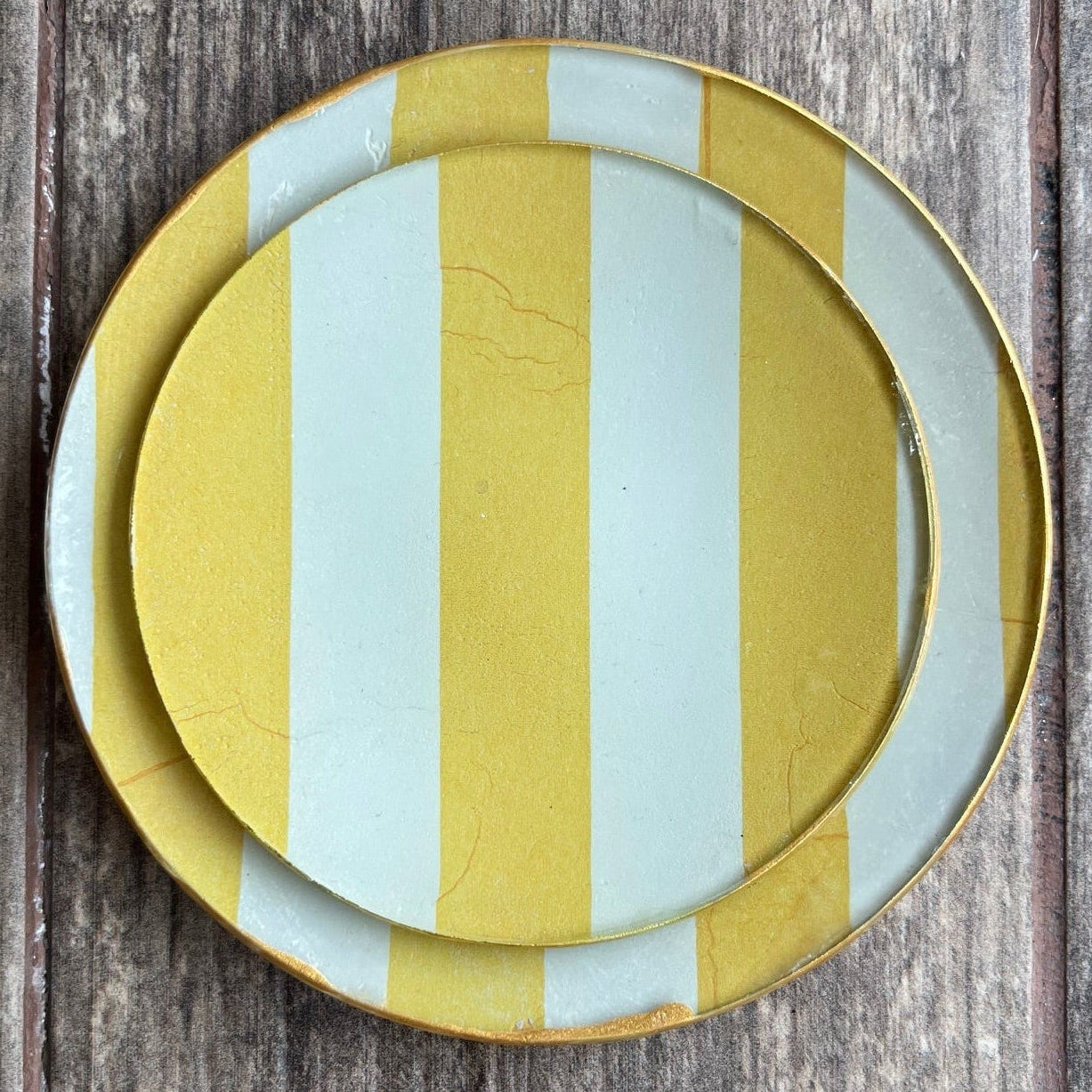 Set 2 Platos Medianos - Rayas Amarillas y Blancas