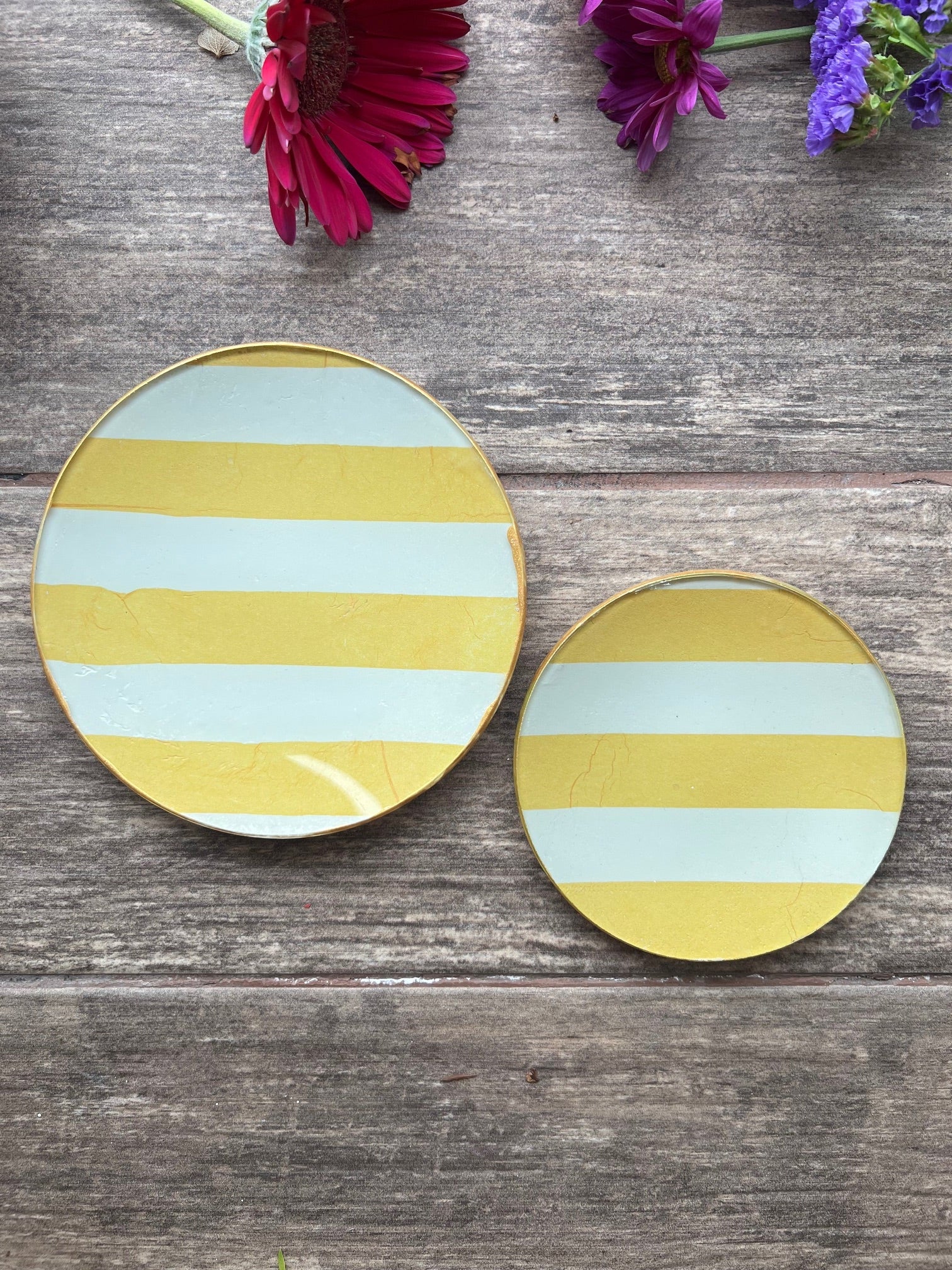 Set 2 Platos Medianos - Rayas Amarillas y Blancas